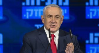 Info Shqip: Sondazhet nxjerrin fitues opozitën në Izrael, Netanyahu rrezikon burgun nëse humbet