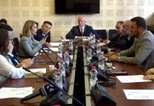 Specialja përplas deputetët, PDK e AAK lëshojnë mbledhjen e komisionit