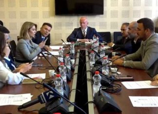 Specialja përplas deputetët, PDK e AAK lëshojnë mbledhjen e komisionit