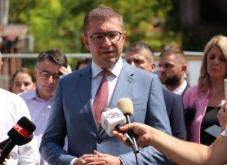 “Të gjithë e mbushin buxhetin”, Mickoski: Përveç shqipes, në Shkollën e Policisë do të mësohet edhe në gjuhën turke e rome