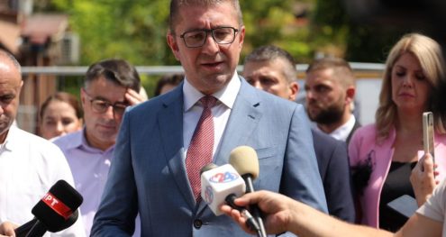 Info Shqip: “Të gjithë e mbushin buxhetin”, Mickoski: Përveç shqipes, në Shkollën e Policisë do të mësohet edhe në gjuhën turke e rome