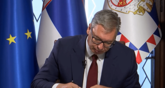 Info Shqip: Vuçiç largohet nga Presidenca, por synon të rikthehet si Kryeministër i Serbisë