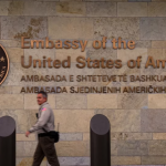 Ambasada amerikane: Mezi presim të punojmë me Qeverinë dhe Kuvendin e ri të Kosovës