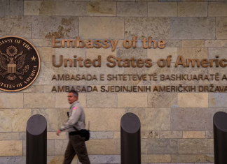 Ambasada amerikane: Mezi presim të punojmë me Qeverinë dhe Kuvendin e ri të Kosovës