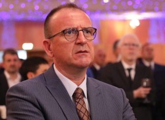 Hipokrizia e Taravarit: Dikur e sulmonte, sot i vardiset Grubit!