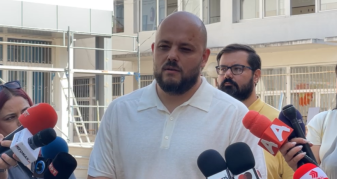 Info Shqip: Kryetari i Butelit për nxënësit e “Penko-s”: Fëmijët që kanë motër ose vëlla në shkollë do të mund të regjistrohen