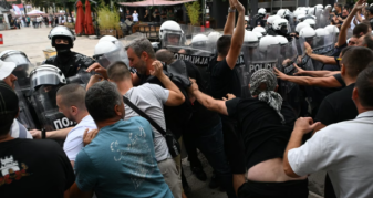 Info Shqip: Përleshje dhe gaz lotsjellës në Serbi, Demokratët Evropianë godasin Vuçiqin: Nuk është gati për zgjedhje të ndershme