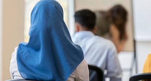 Info Shqip: Austria ndalon shaminë për vajzat nën 14 vjeç, shpërthen debati për lirinë fetare