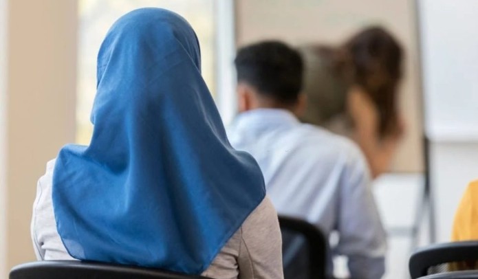 Kantoni i Zürichut vendos të ndalojë shamitë në shkolla