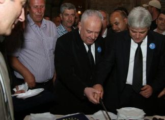 Gëzim Ostreni: Ali Ahmeti pranoi që gjuha shqipe mos të figurojë në Kushtetutë, por të zëvendësohet me termin 20%