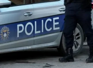 Incident në Zubin Potok: Shoferi godet policin teksa tentonte të largohej