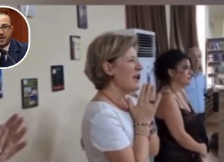 “Për Enverin yll e dritë… Qajnë pleqtë qajnë të rinjtë”, Korreshi ndan videon nga Lushnja: U glorifikua diktatori brenda muzeut