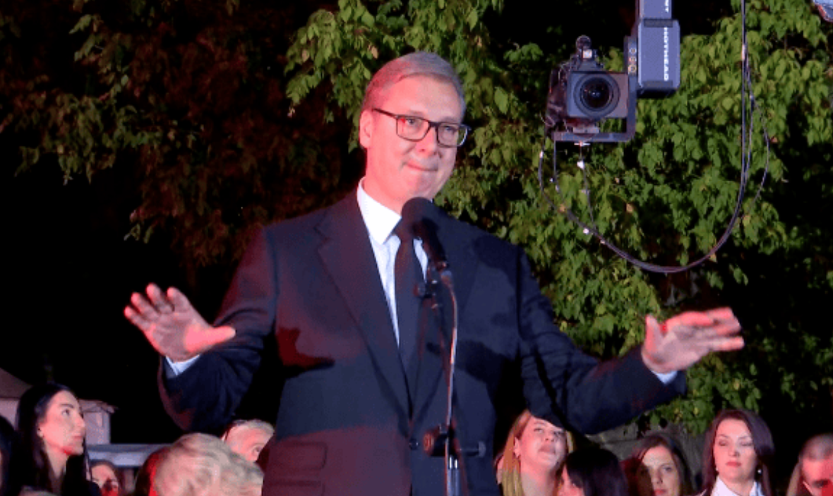 Vuçiq jep dorëheqjen si President i Serbisë