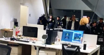 Info Shqip: Policia turke hyn në televizionin opozitar dhe arreston 11 persona, ndërpritet transmetimi