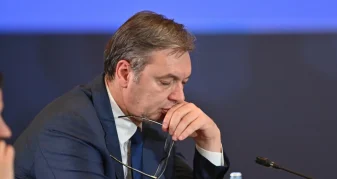 Info Shqip: “The Times”: Vuçiç kishte planifikuar një grusht shteti natën e zgjedhjeve, por u tërhoq në momentin e fundit!