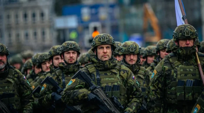 900-0-1791890751xnato-army-1-371