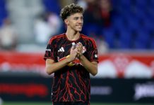 Kush është talenti 17-vjeçar me origjinë shqiptare që po shkëlqen në futbollin amerikan
