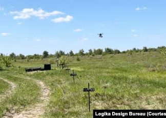 “Tela me gjemba inteligjentë”: Kurthi i ri i Ukrainës për dronët