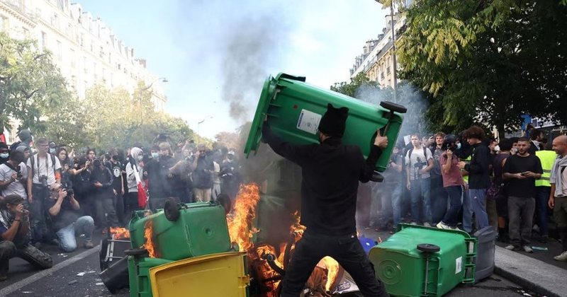 Protestat e nxënësve në Francë shkaktojnë bilancin më të rëndë në dekada