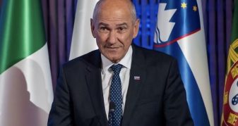 Info Shqip: Kryeministri slloven, Jansha ultimatum pushtetit të ri në Serbi!