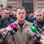 “PD-në nuk e shkul askush nga sheshi, të jeni të sigurt”, Noka pas përplasjeve në protestës: Ata qorristët do e marrin përgjigjen një për një