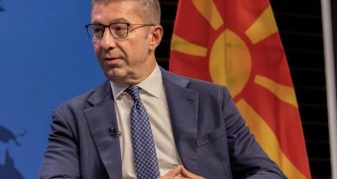 Info Shqip: Mickoski kundër shkurtimit të festave: Të respektohen të drejtat e fituara të punëtorëve