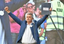 Zgjedhjet në Serbi: Kush është Ilija Srdanoviq, kardiologu që kryesoi “Listën e Studentëve” dhe mundi Vuçiçin