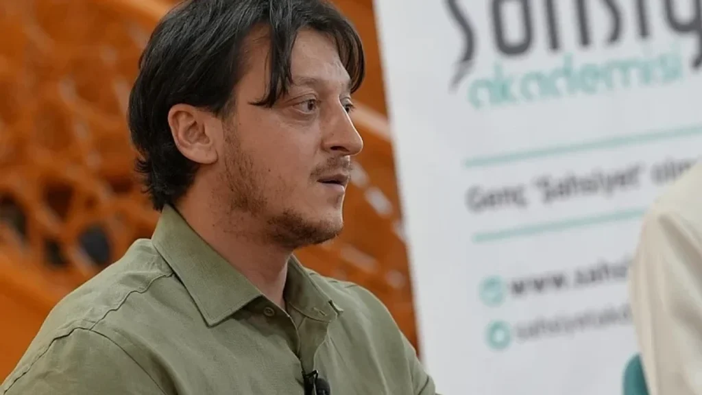 Info Shqip: “Ata pezulluan rusët, por jo izraelitët”, Mesut Ozil kritikon ashpër FIFA-n