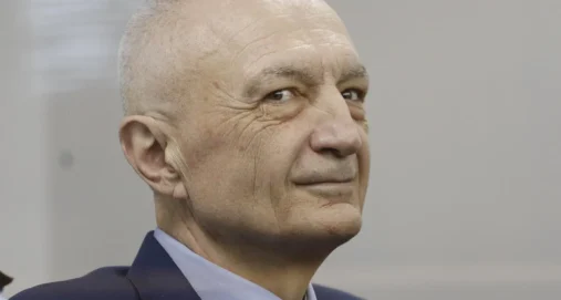 Info Shqip: Çfarë po ndodh?/ Meta takohet në qeli me dy deputetë të PS-së, zbardhen prapaskenat