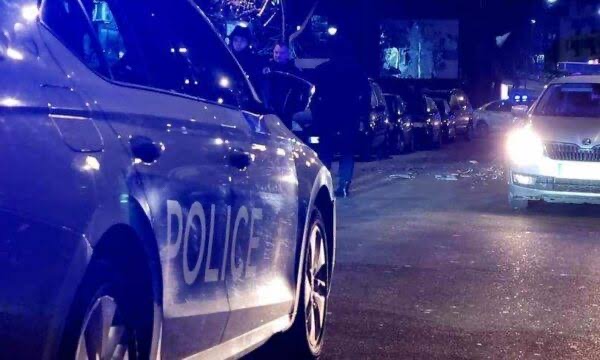 Tronditet përsëri Kosova  Babai dyshohet se qëlloi për vdekje djalin e tij