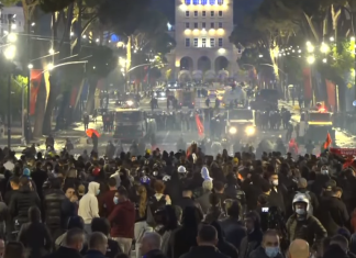 5 ditë kaos dhe flakë në rrugët e Tiranës, vjen reagimi i shumëpritur i SHBA-së