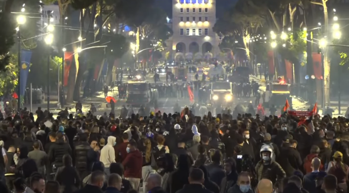 protesta-tirane