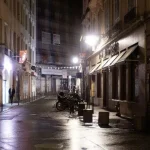 Kryeministri francez: Qytetet e qeta gjatë natës pas vendosjes së orës policore